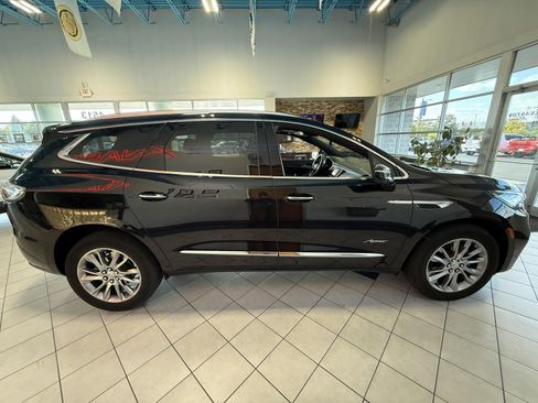 Used 2023 Buick Enclave Avenir w/ Avenir Technology Package image 8