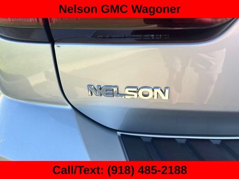 Used 2021 Nissan Armada SL w/ Captain's Chairs Package RWD image 8