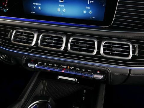 Used 2024 Mercedes-Benz Maybach GLS 600 4MATIC image 15