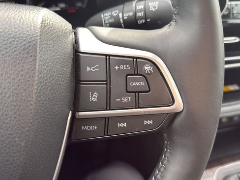 Used 2024 Toyota Highlander Platinum image 15