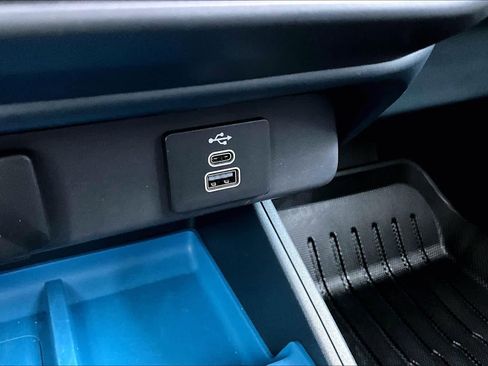 Used 2025 Ford Maverick XLT image 35