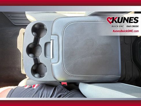 Used 2022 RAM 1500 Classic SLT AWD/4WD image 30
