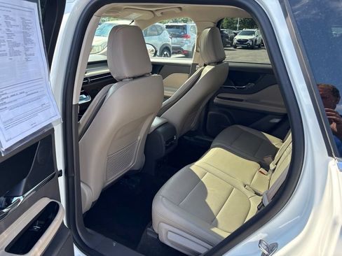 Used 2023 Lincoln Corsair AWD w/ Equipment Group 101A image 15