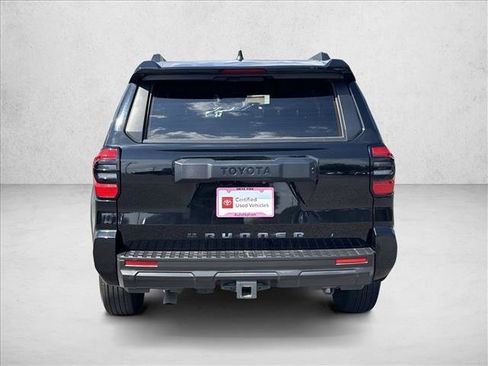 Certified 2025 Toyota 4Runner SR5 AWD/4WD image 6