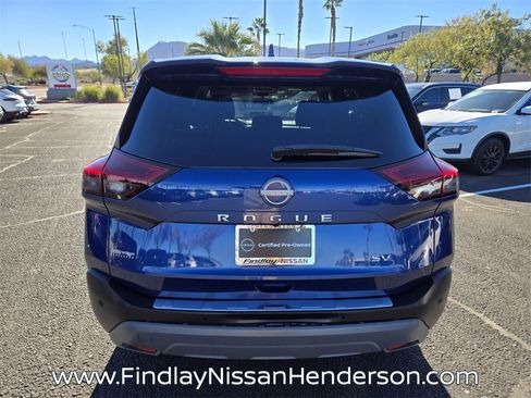 Used 2023 Nissan Rogue SV image 5