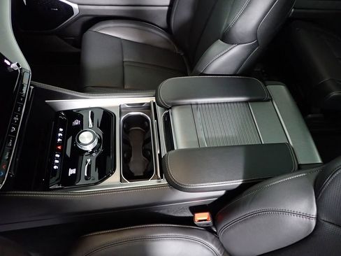 New 2026 Jeep Grand Wagoneer Limited AWD/4WD image 37