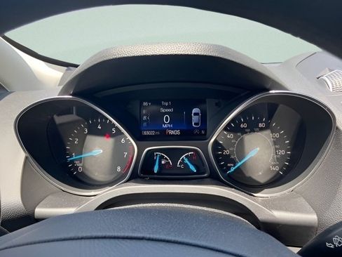Used 2019 Ford Escape SE FWD image 21