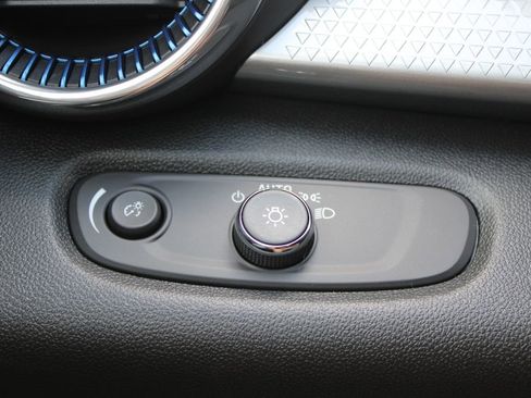 New 2026 Chevrolet Trax LT FWD image 36
