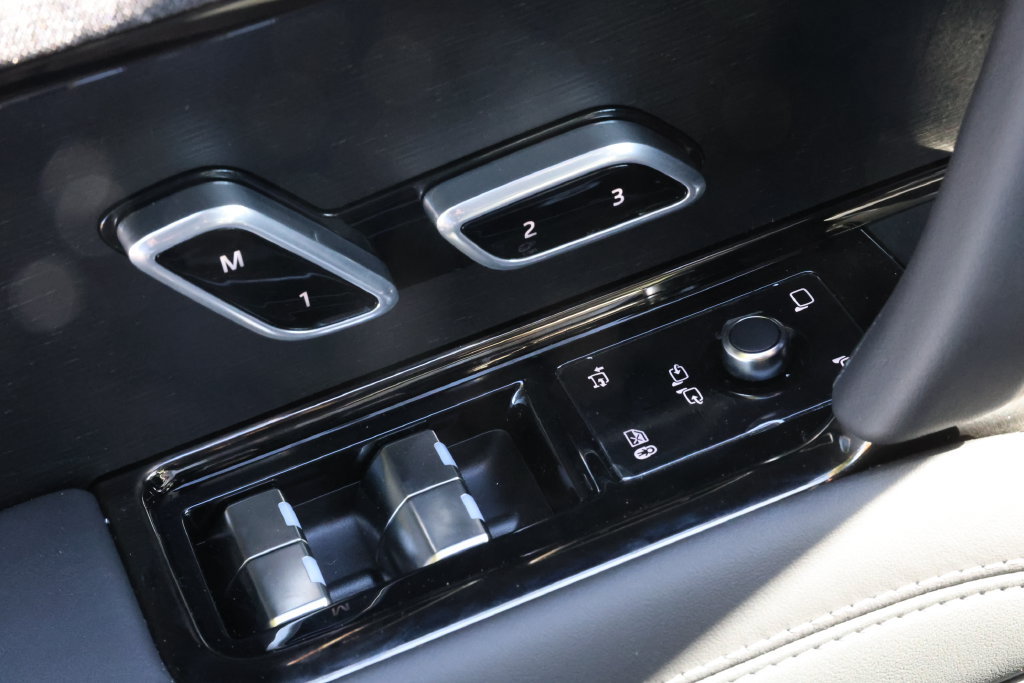 New 2027 Land Rover Range Rover Sport Battersea AWD/4WD image 18
