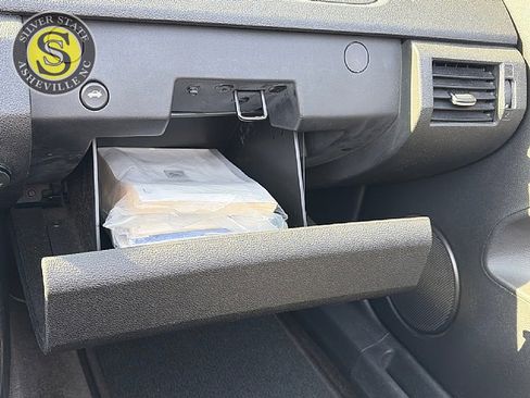 Used 2007 Saturn Sky image 18