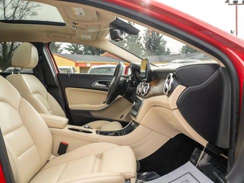 Used 2018 Mercedes-Benz GLA 250 4MATIC image 12