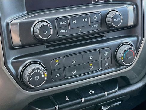Used 2018 Chevrolet Silverado 1500 LT RWD image 16