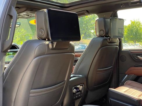 Used 2024 GMC Yukon Denali Ultimate AWD/4WD image 28