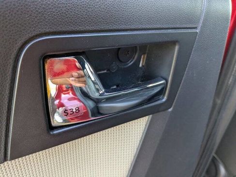 Used 2010 Mercury Mariner Premier image 28