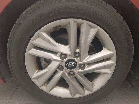 Used 2019 Hyundai Elantra SEL FWD image 31