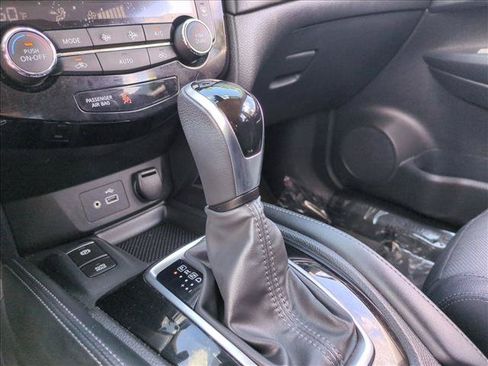 Used 2020 Nissan Rogue SL FWD image 12