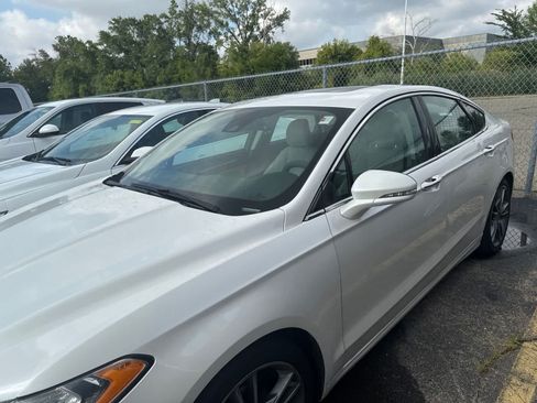 Used 2016 Ford Fusion Titanium FWD image 17