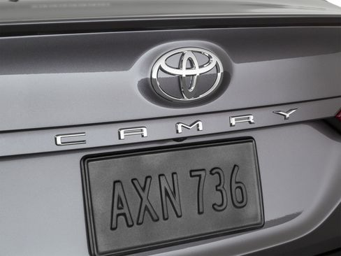 Used 2023 Toyota Camry LE image 58