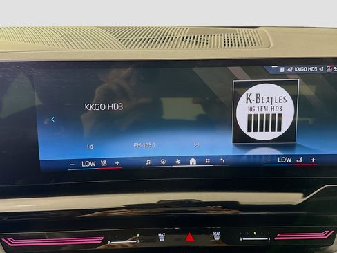 Used 2025 BMW 530i xDrive w/ Premium Package image 15