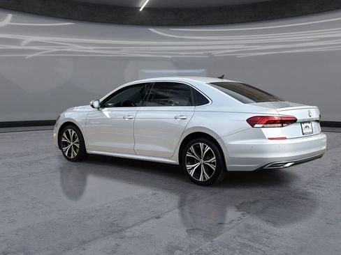 Used 2020 Volkswagen Passat 2.0T SEL FWD image 4