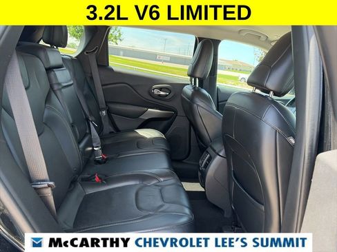 Used 2019 Jeep Cherokee Limited AWD/4WD image 31