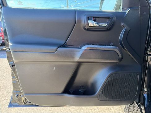 Used 2020 Toyota Tacoma TRD Off-Road image 28