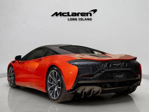 Used 2023 McLaren Artura image 6