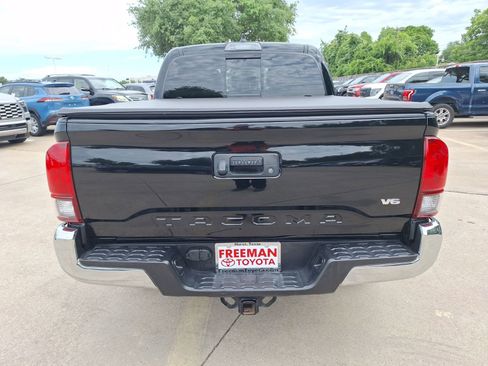 Used 2023 Toyota Tacoma SR5 RWD image 5