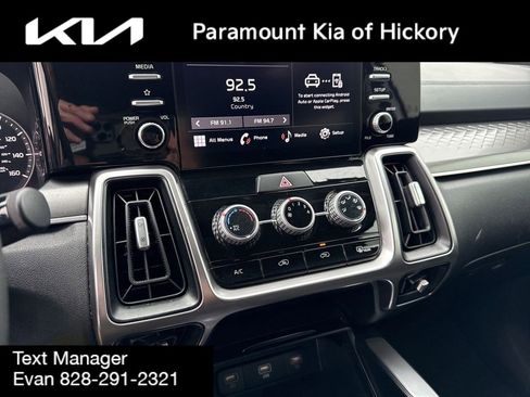 Used 2023 Kia Sorento LX image 28