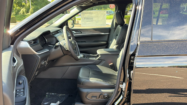 New 2027 Jeep Grand Cherokee Limited AWD/4WD image 9