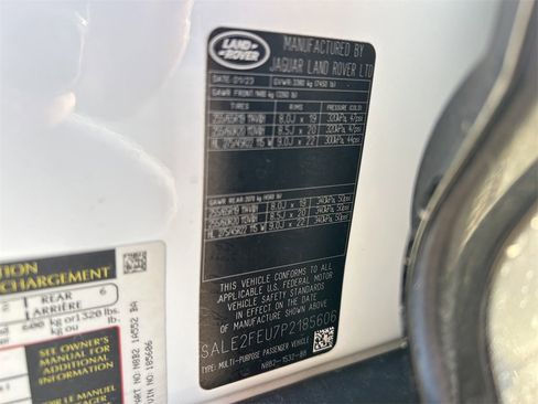 Used 2023 Land Rover Defender 130 X-Dynamic SE image 10