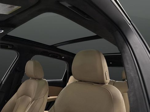 Used 2022 Audi Q7 3.0T Prestige w/ Prestige Package image 7