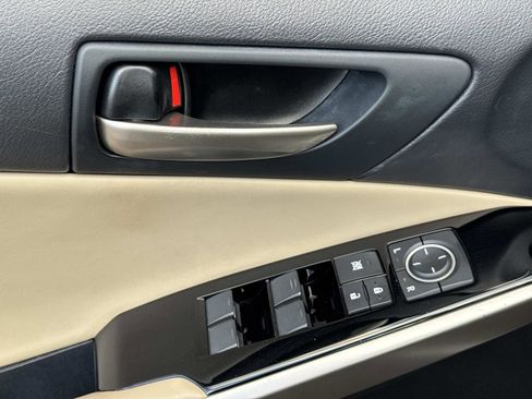 Used 2020 Lexus IS 300 image 12