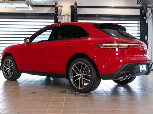 Certified 2026 Porsche Macan AWD/4WD image 3