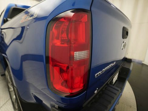 Used 2020 Chevrolet Colorado Z71 AWD/4WD image 30