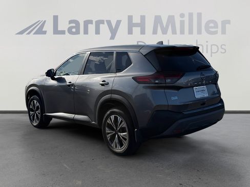 Used 2023 Nissan Rogue SV FWD image 3
