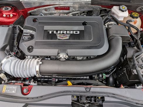 Used 2024 Cadillac XT4 Premium Luxury image 34