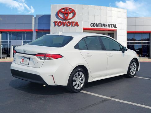 Certified 2025 Toyota Corolla LE FWD image 5