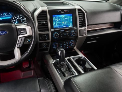 Used 2019 Ford F150 Lariat w/ Trailer Tow Package image 26