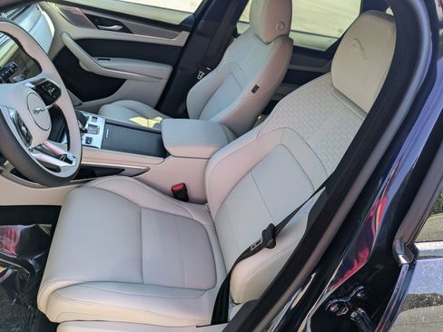 New 2026 Jaguar F-PACE R-Dynamic S image 20