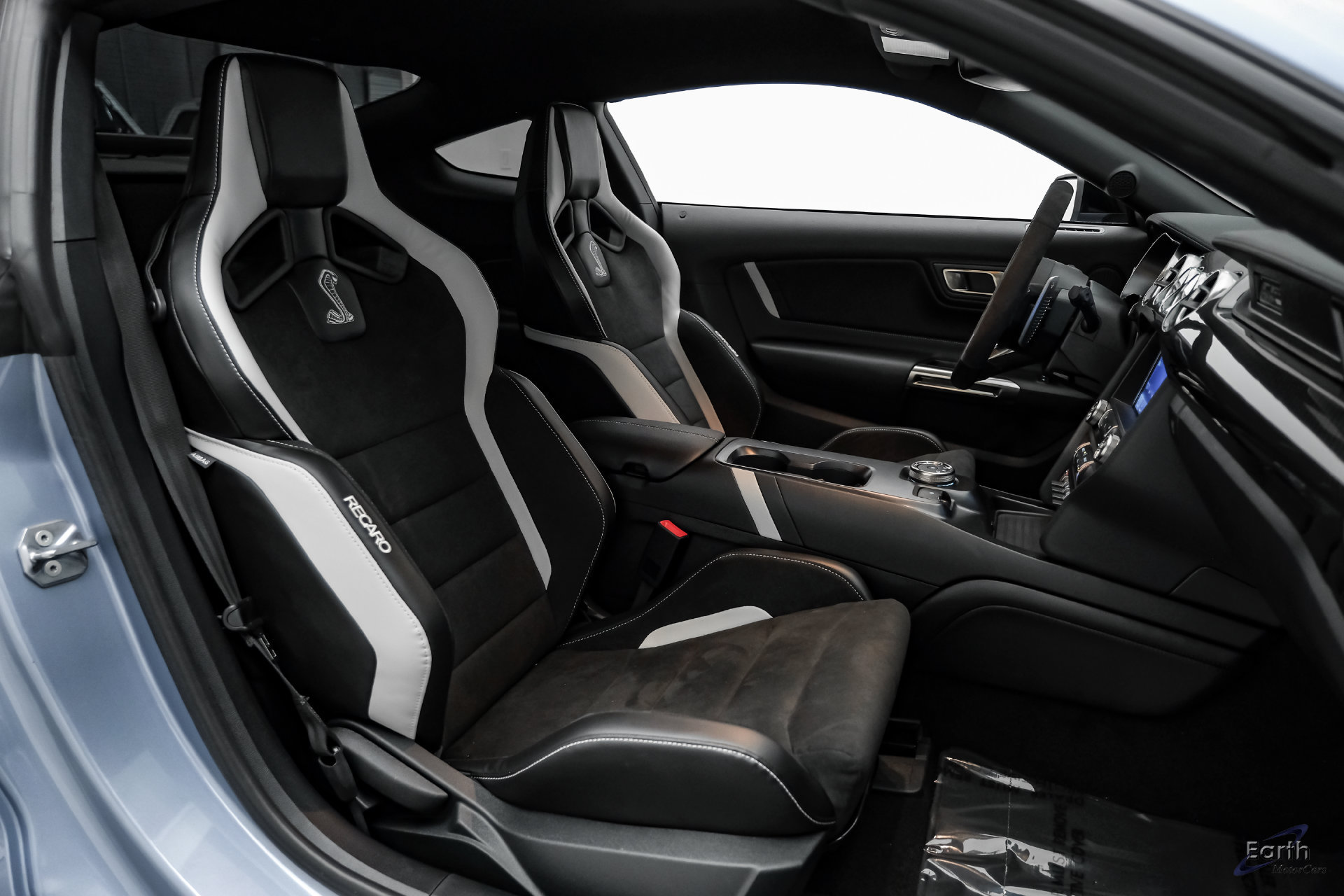 Used 2022 Ford Mustang Shelby GT500 w/ Carbon Fiber Track Pack RWD image 61