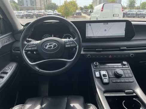 Used 2024 Hyundai Palisade Limited FWD image 16