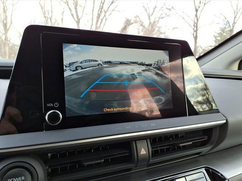 Used 2024 Toyota Prius LE image 19