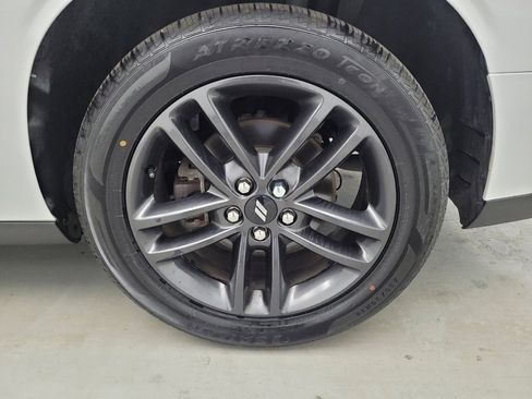 Used 2019 Dodge Challenger SXT w/ Blacktop Package AWD/4WD image 31
