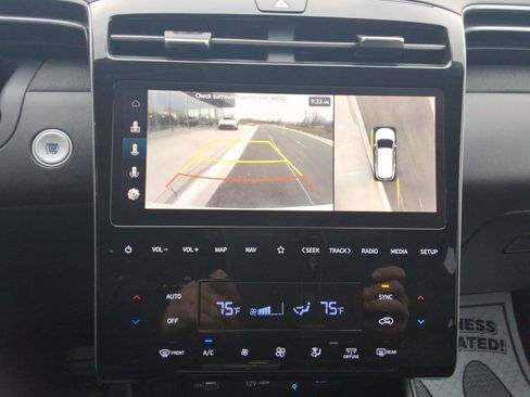 Used 2023 Hyundai Tucson Limited image 16