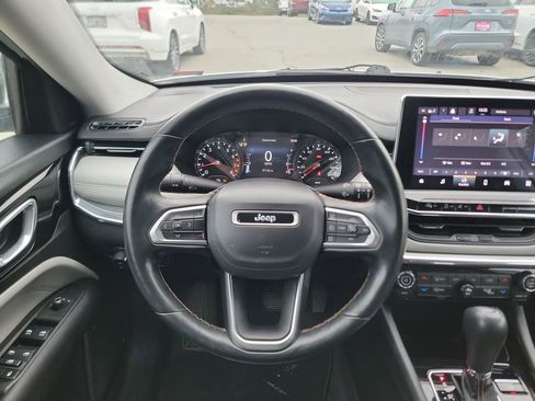 Used 2022 Jeep Compass Limited image 14