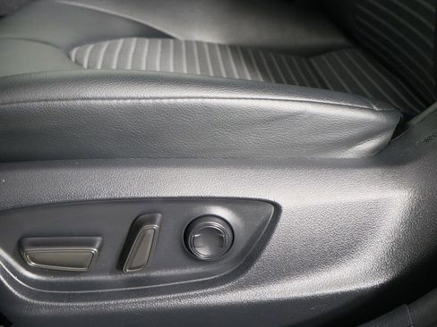 Used 2023 Toyota Camry SE image 23