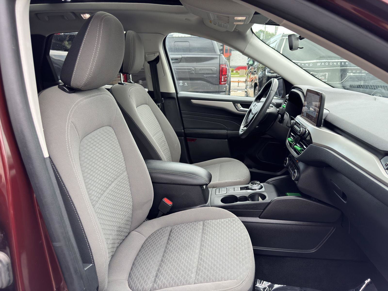 Used 2021 Ford Escape SE w/ Cold Weather Package FWD image 38