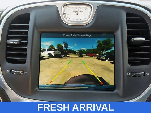 Used 2017 Chrysler 300 Limited w/ Value Package RWD image 26