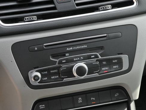 Used 2018 Audi Q3 2.0T Premium w/ Convenience Package image 19